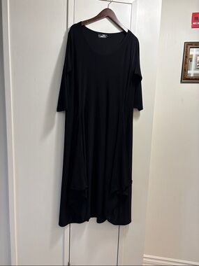 Simply Black Swing Midi Dress